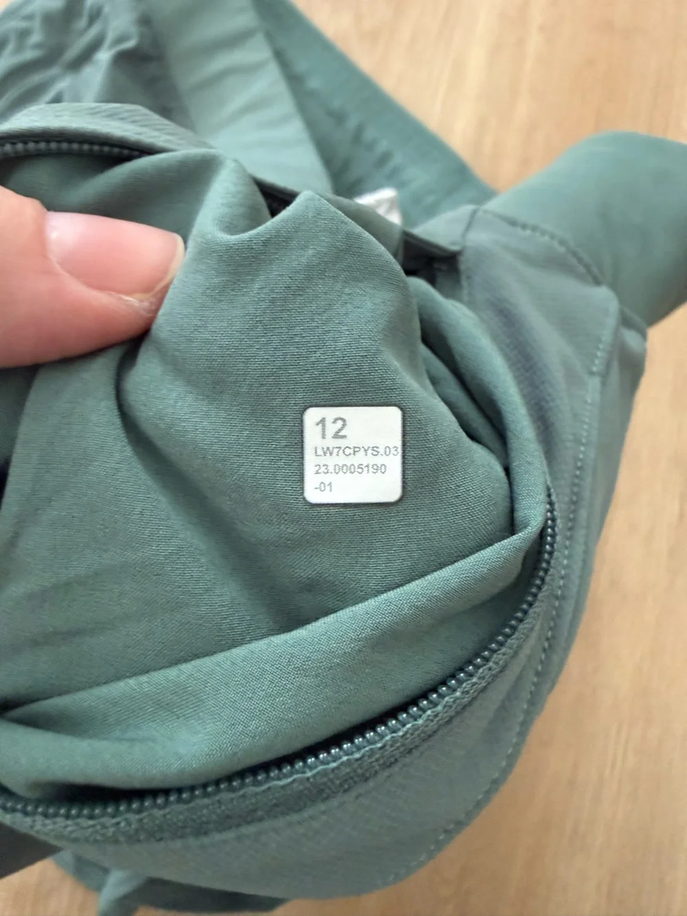 NWOT lululemon license to train HR Shorts size 12 - Picture 3 of 4